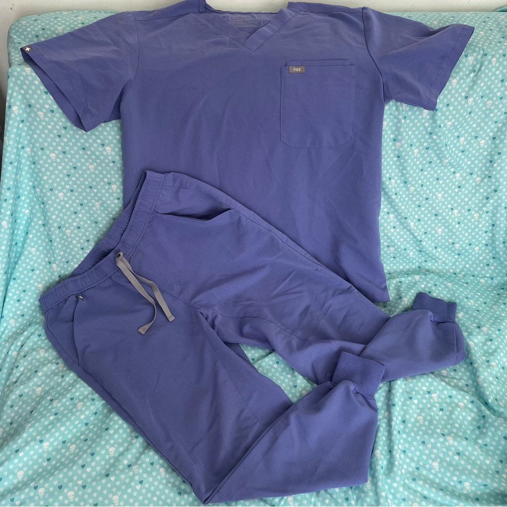 Men’s FIGS Scrub Top (L) & Pants (M/S) Set Blueberry